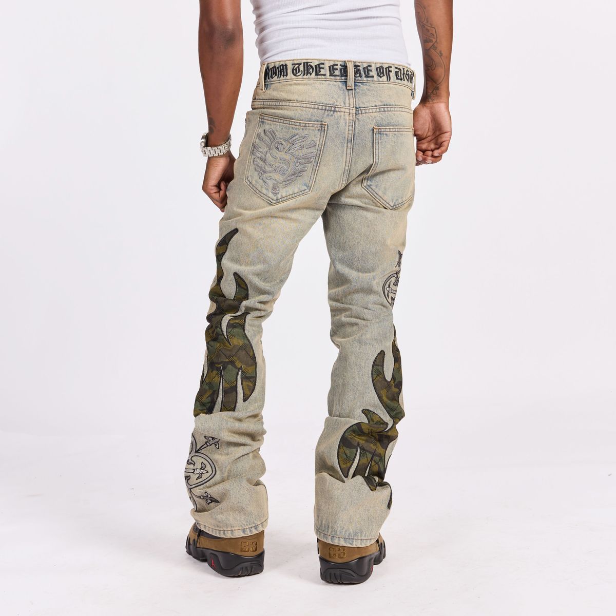 "LIVER" STACKED JEANS (WHEAT/CAMO SCRUNCH)