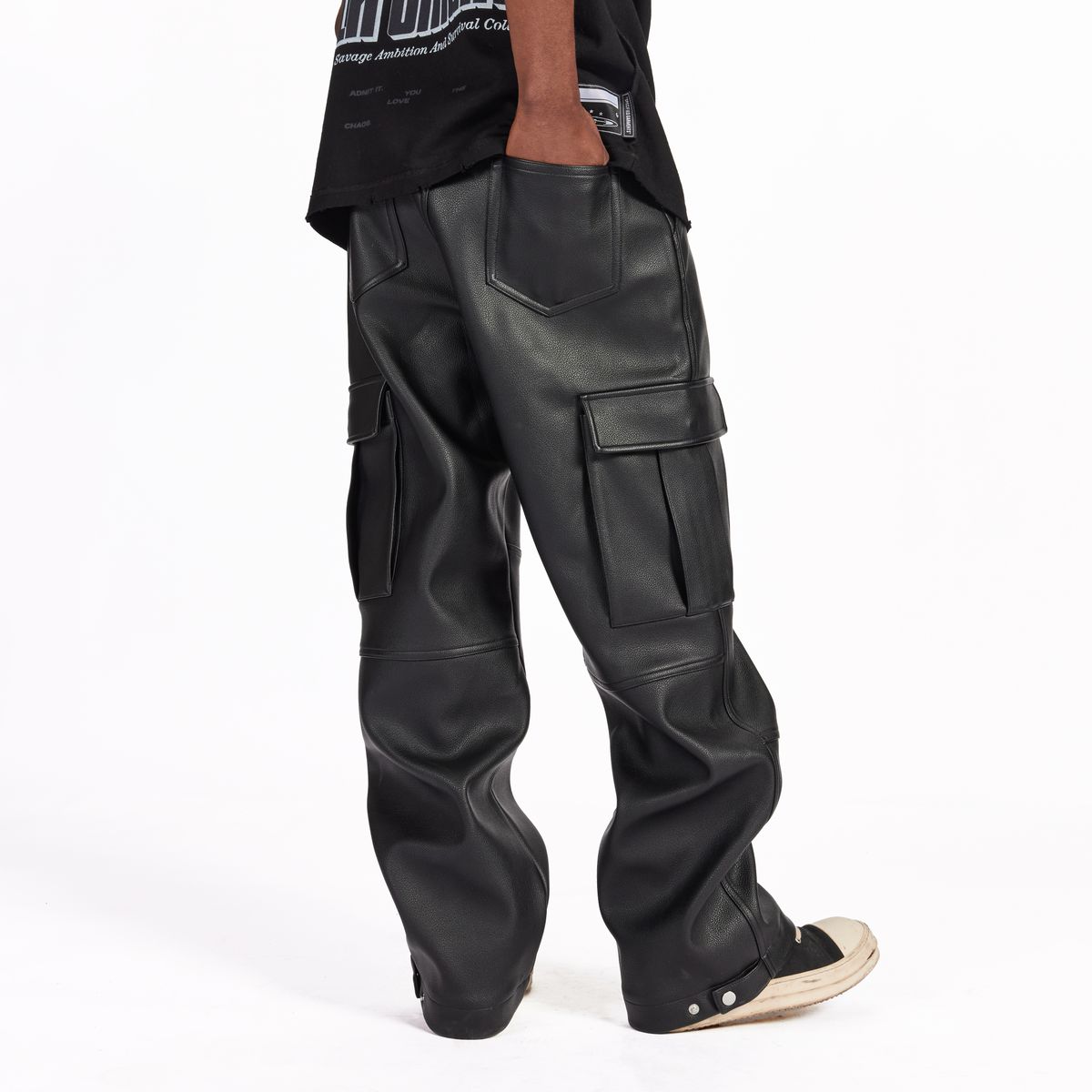 LEATHER CARGO PANTS (BLACK)