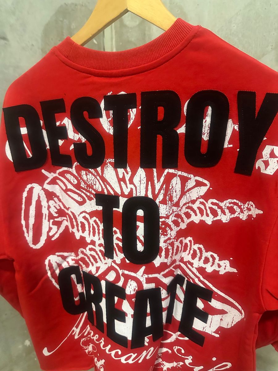 "ART" CROP TEE - RED