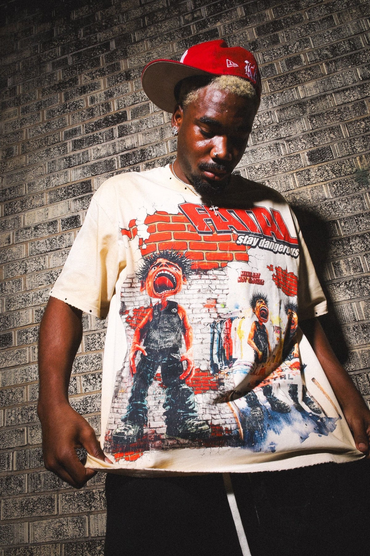 Stay Dangerous Tee - Cream