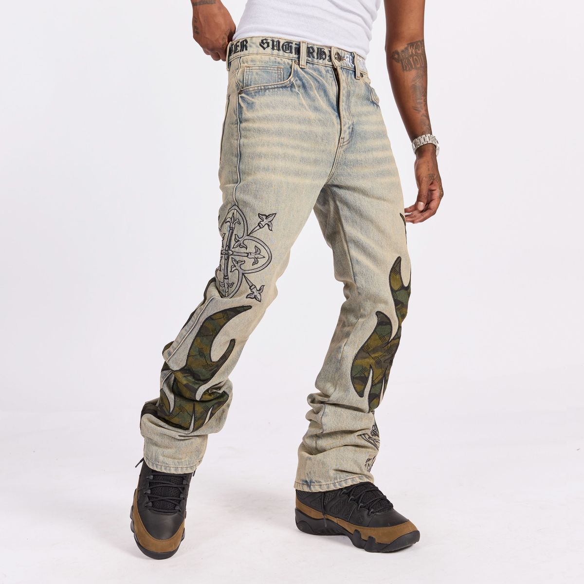 "LIVER" STACKED JEANS (WHEAT/CAMO SCRUNCH)