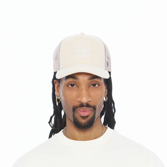 LOGO MESH BACK TRUCKER CURVED VISOR