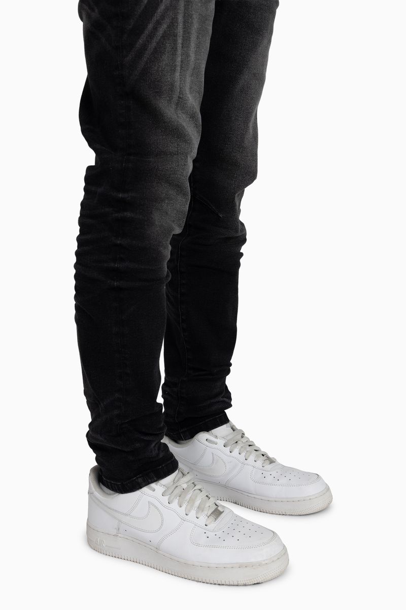 ESSENTIAL DRY EFFECT WASHED JEANS