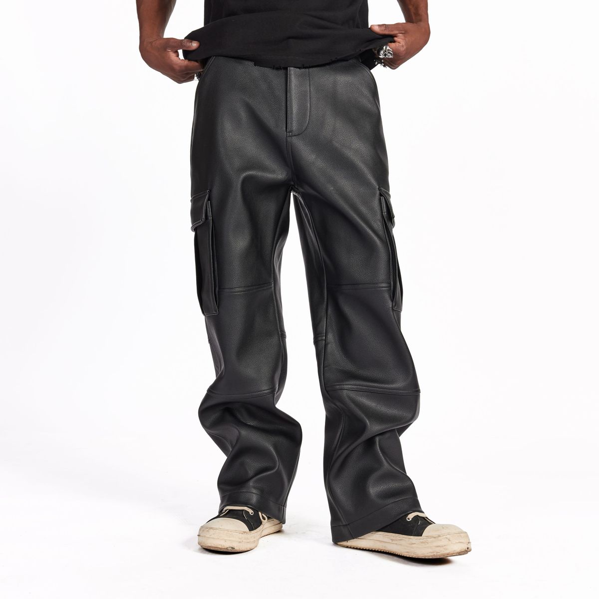 LEATHER CARGO PANTS (BLACK)