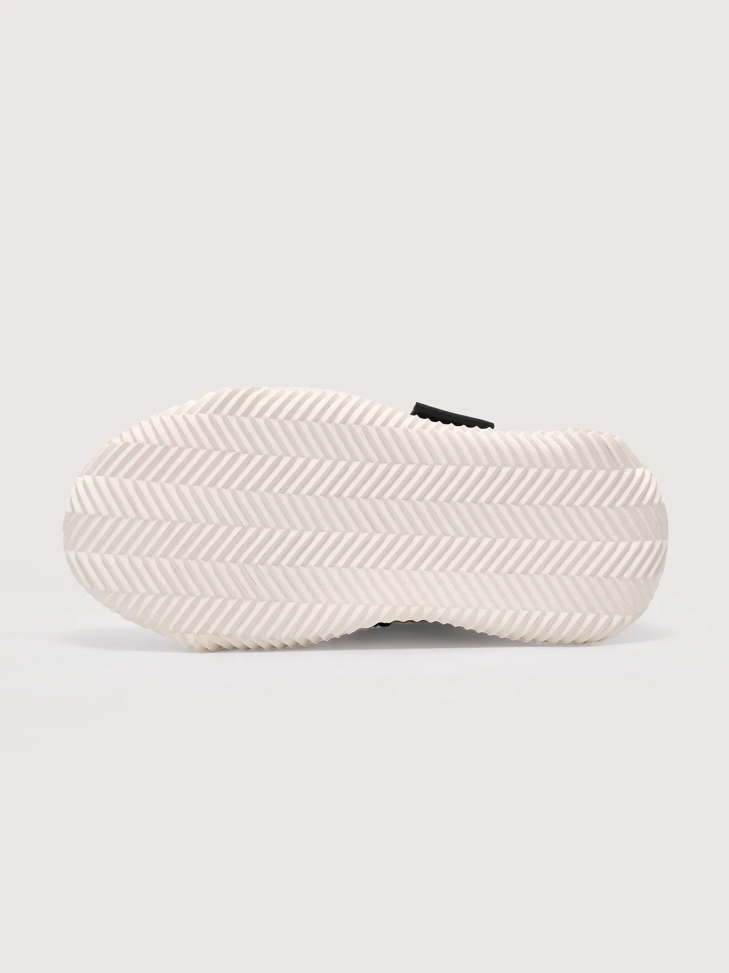 Elevate Javi | Black and Cream