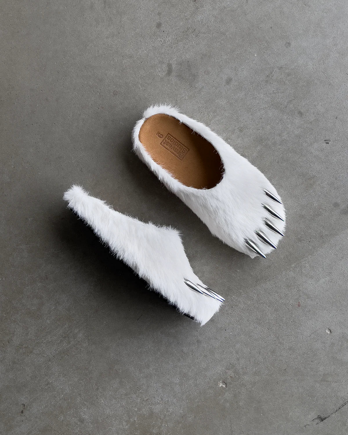 WHITE BEAR CLAW MULES